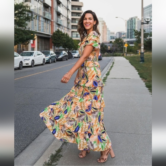 Glamorous Dresses & Skirts - Glamorous Multicolor Floral Dress Leaf Print Open Back Maxi Dress Size 6
